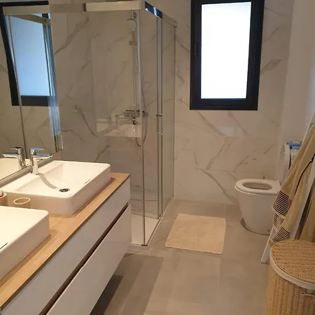 Logement Moderne Avec Jacuzzi, Piscine Chauffee Et Salle De Sport Holiday home