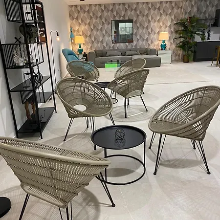 Logement Moderne Avec Jacuzzi, Piscine Chauffee Et Salle De Sport * Estepona